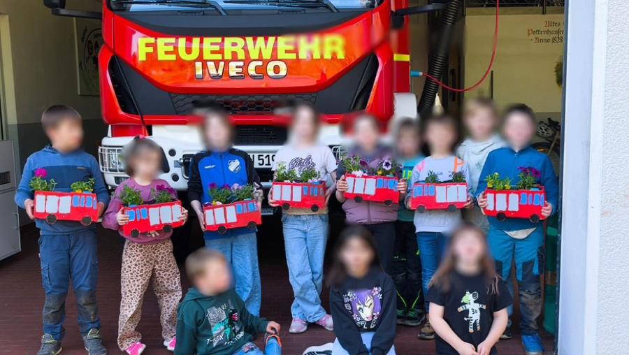 Projekt Feuerwehr Blumenkasten